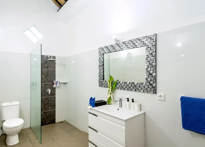 B 2 Bedroom Private Pool & Kitchen Legian Villa Seminyak (Bali)