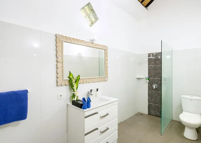 Villa B 2 Bedroom Private Pool & Kitchen Legian *