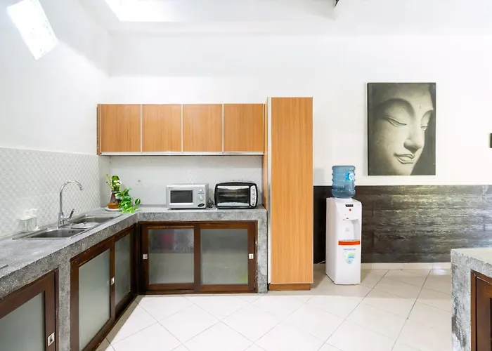 B 2 Bedroom Private Pool & Kitchen Legian